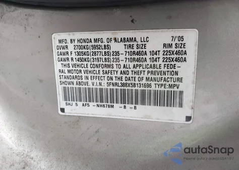 2005 Honda Odyssey Touring z USA, uszkodzony, nr VIN 5FNRL388X5B131696